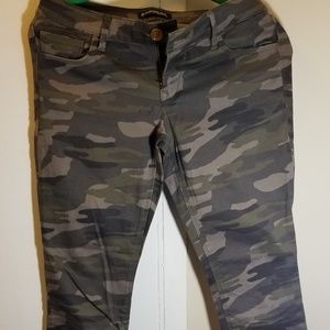 Women's Express camouflage pants